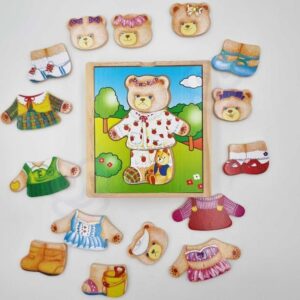 56403 - DRESSING UP BOX GIRL BEAR